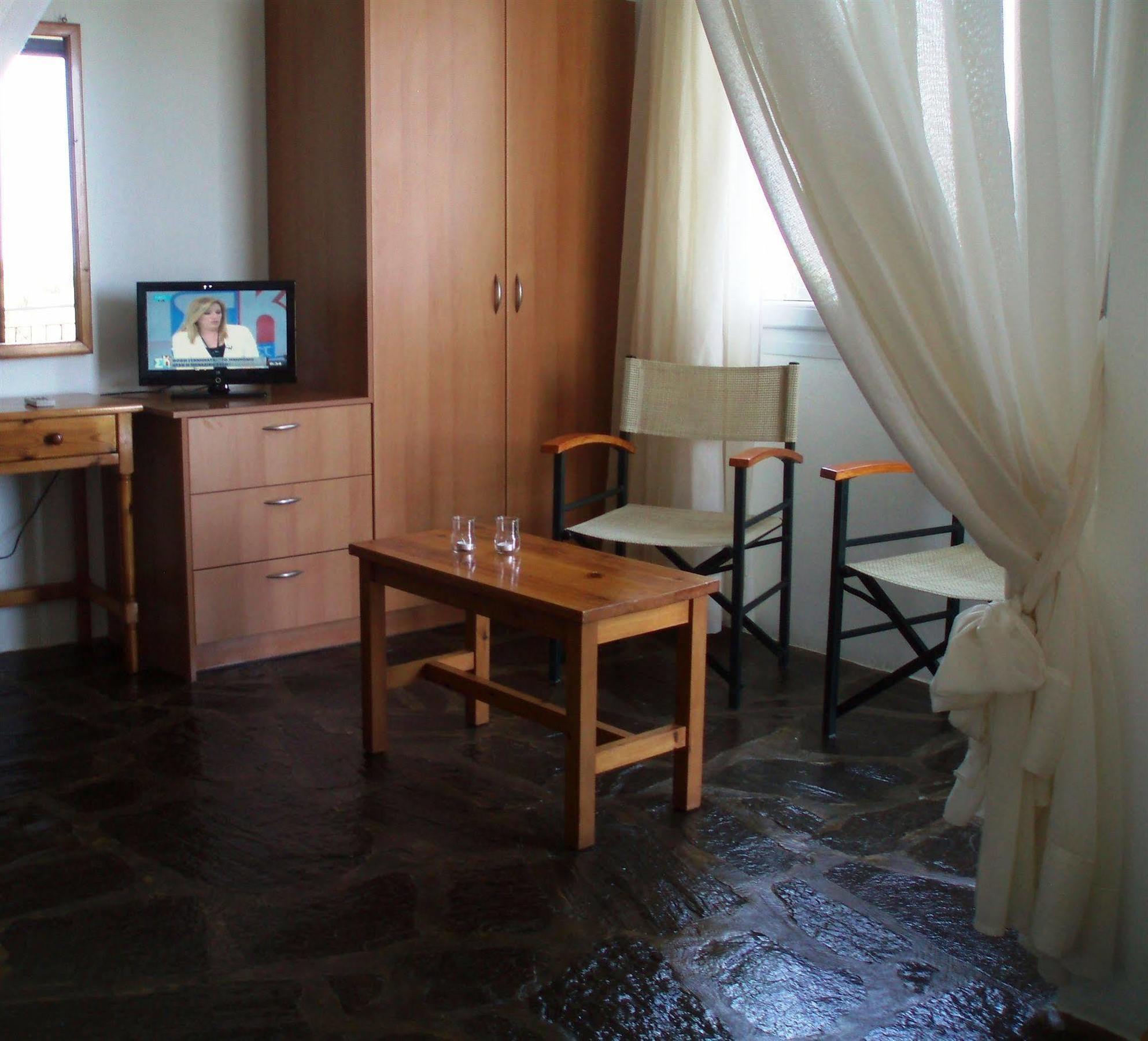 Scorpios Hotel & Suites Samos Town Exterior foto