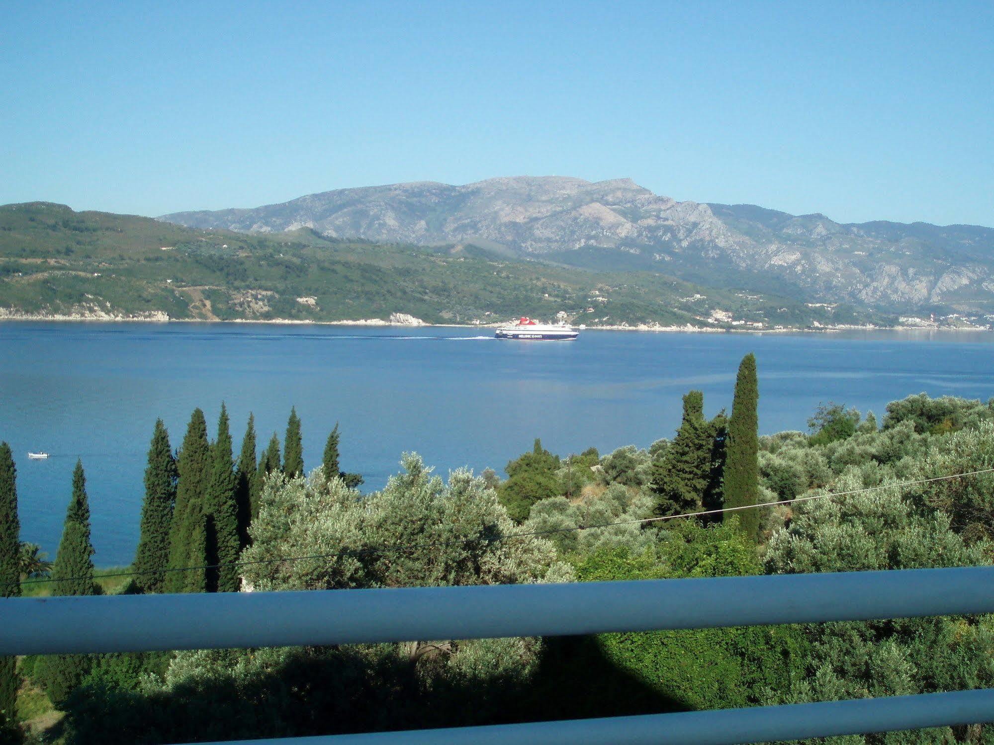 Scorpios Hotel & Suites Samos Town Exterior foto